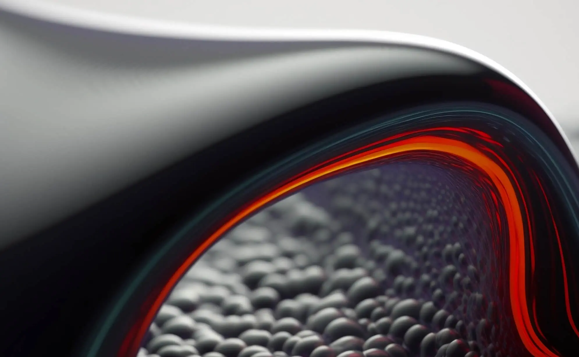 Borde oscuro con aro rojo